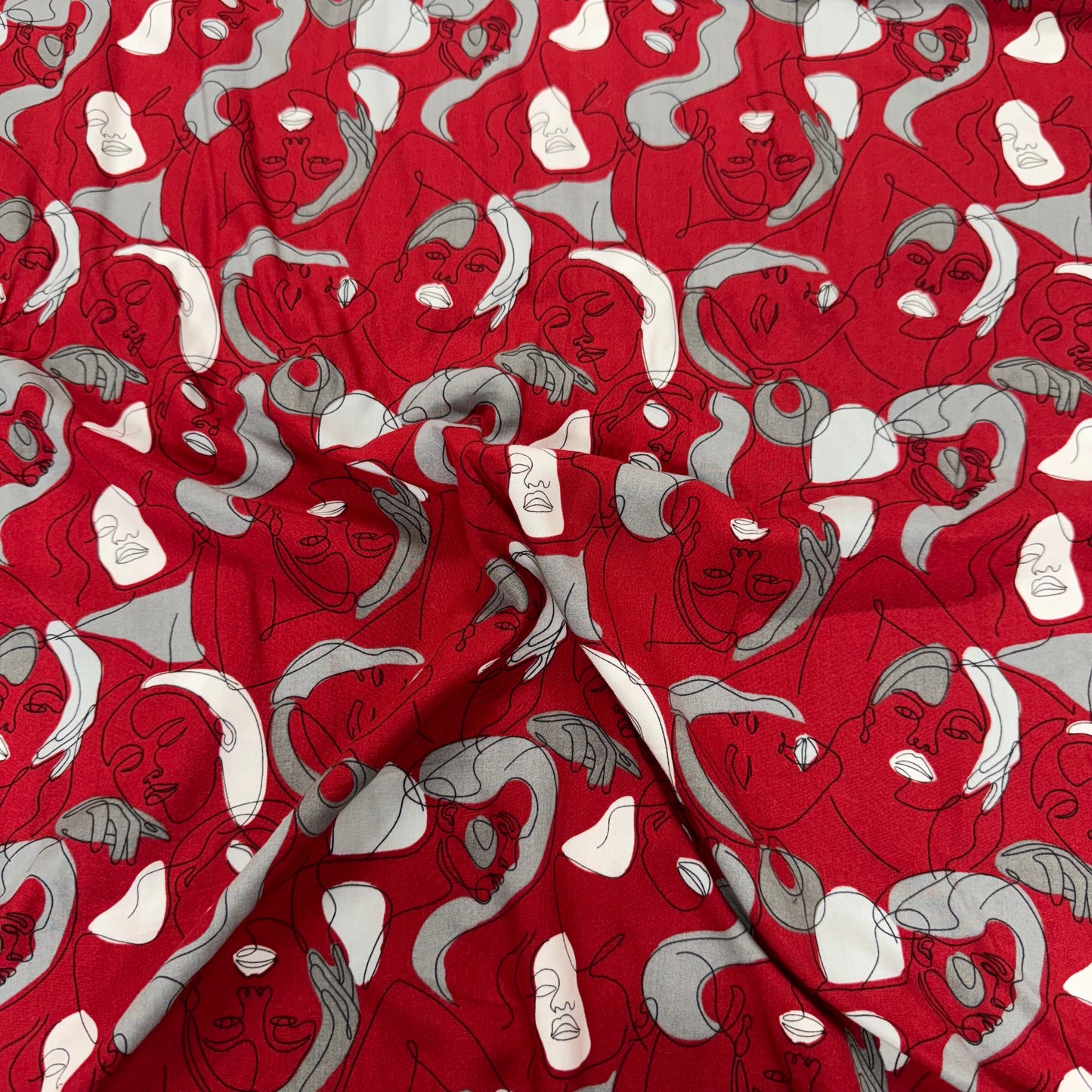 Red Portraits 100% Ananda Viscose