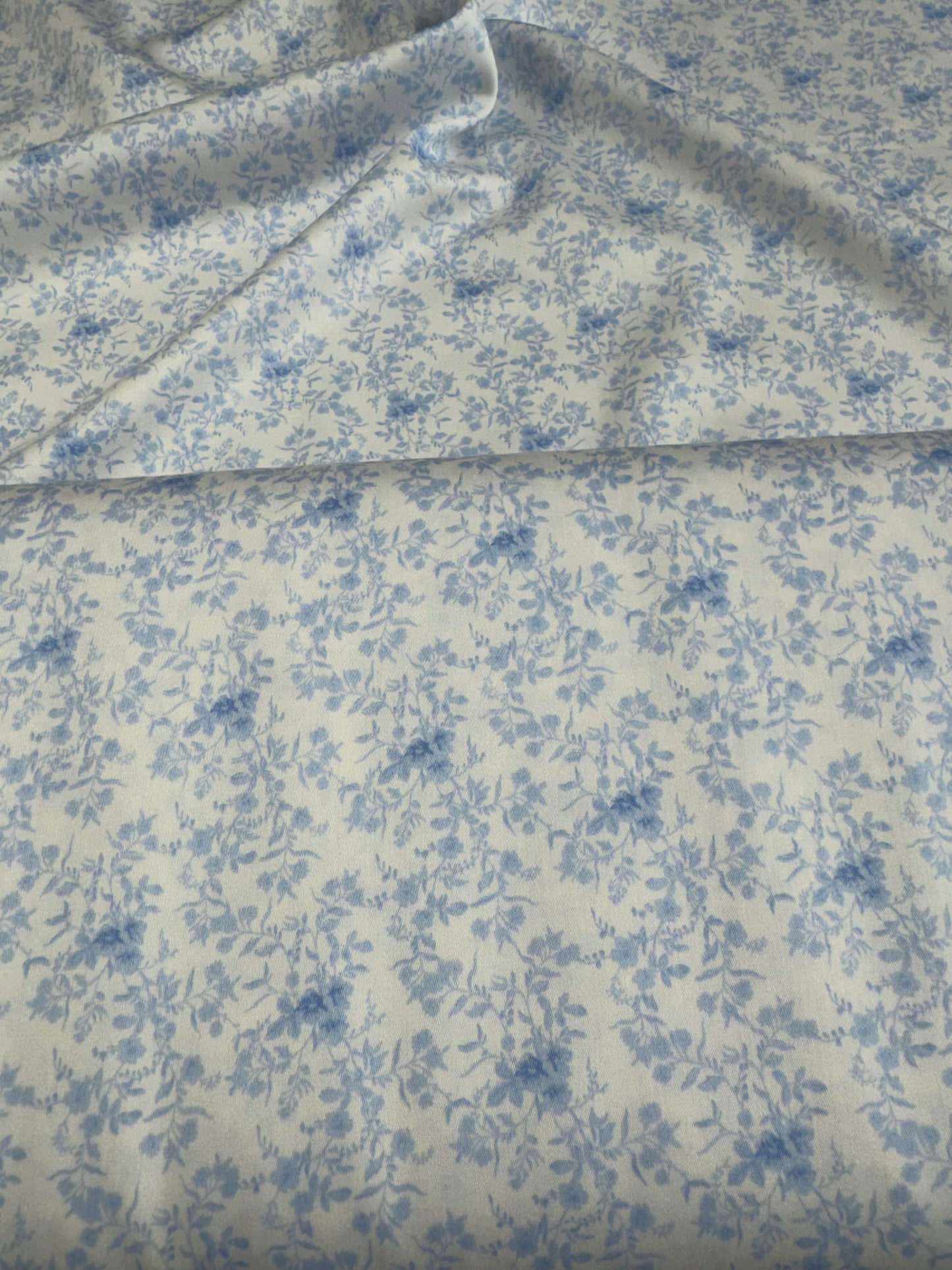 Light Blue/White Floral Print 100% Cotton Sateen