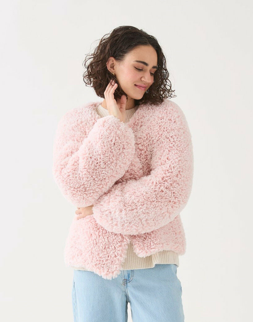 Cute Jacket in Sirdar Alpine Fur Effect (10812)