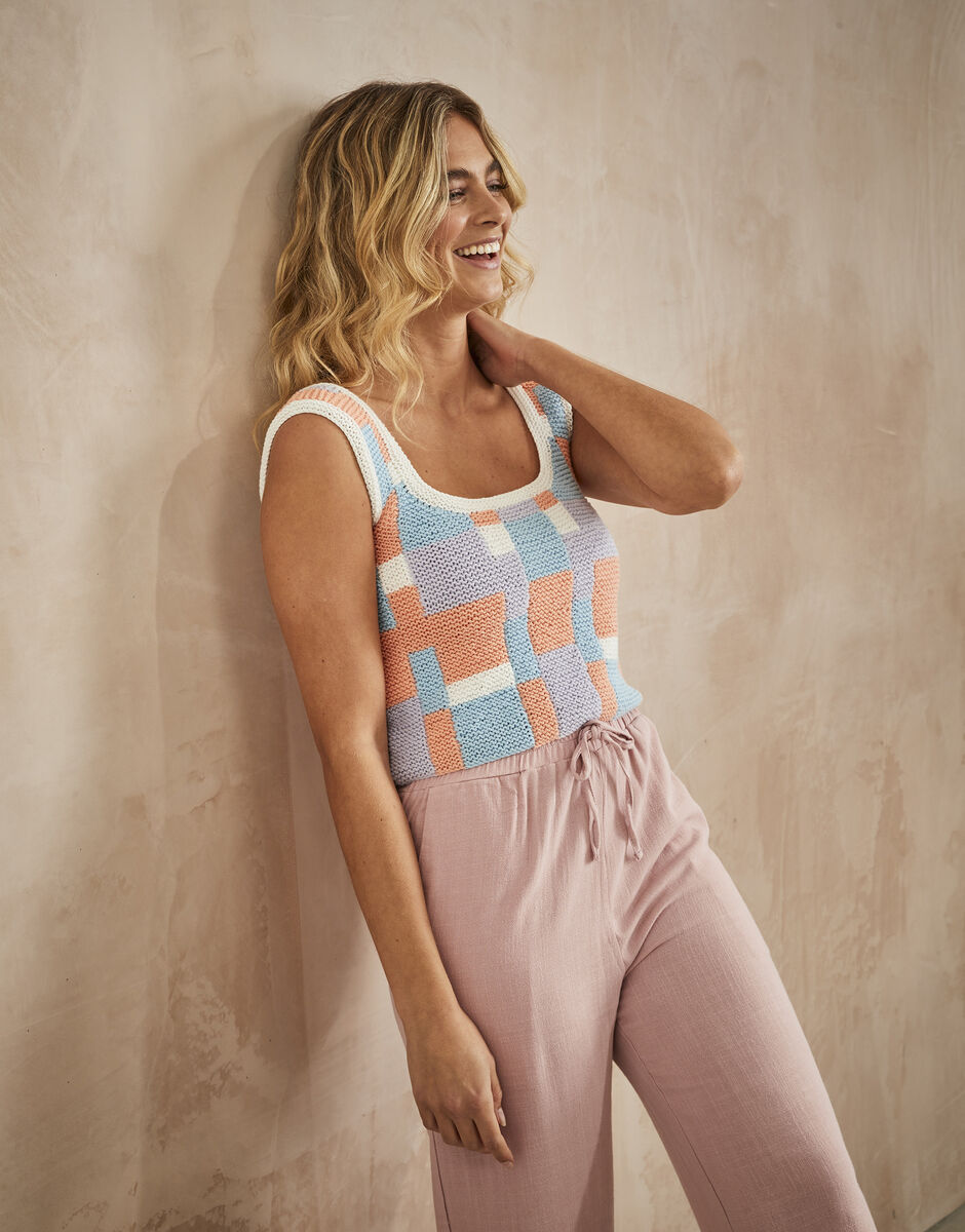 Staycation Top in Sirdar Stories DK 10749 (printed pattern)