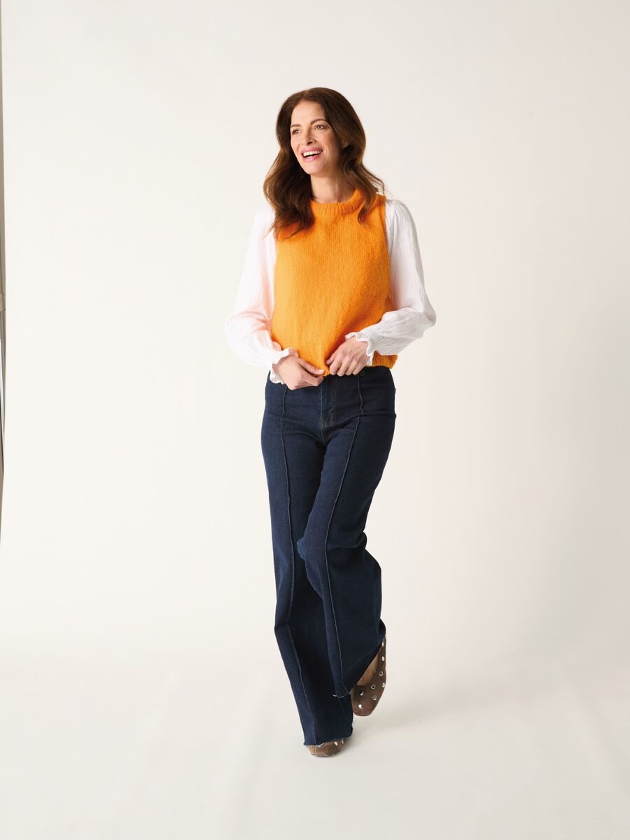 Lofty Layer Vest in Sirdar Soft Down (10885)