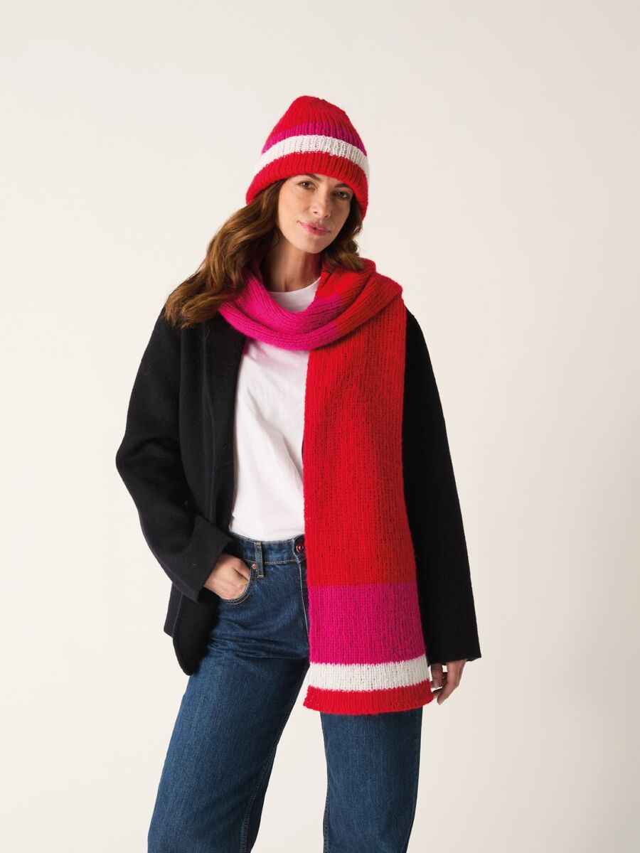 Wrap Me Up Scarf Set in Sirdar Soft Down (10886)