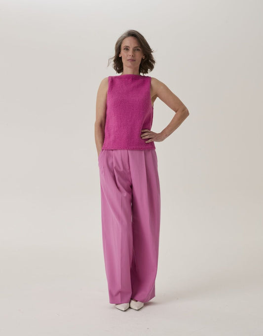 Honeycomb Cut-Away Vest in Sirdar Loveful Bio Blend 10915