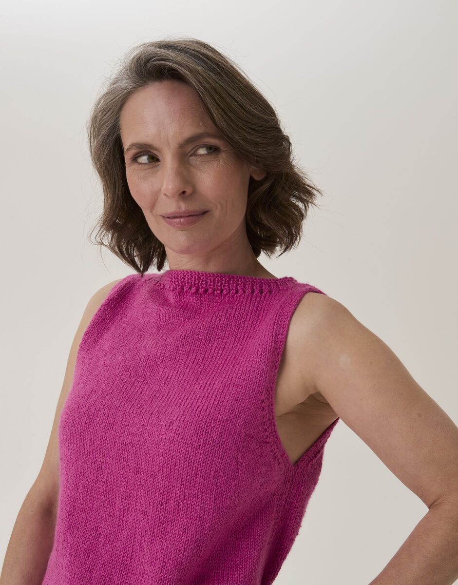 Honeycomb Cut-Away Vest in Sirdar Loveful Bio Blend 10915