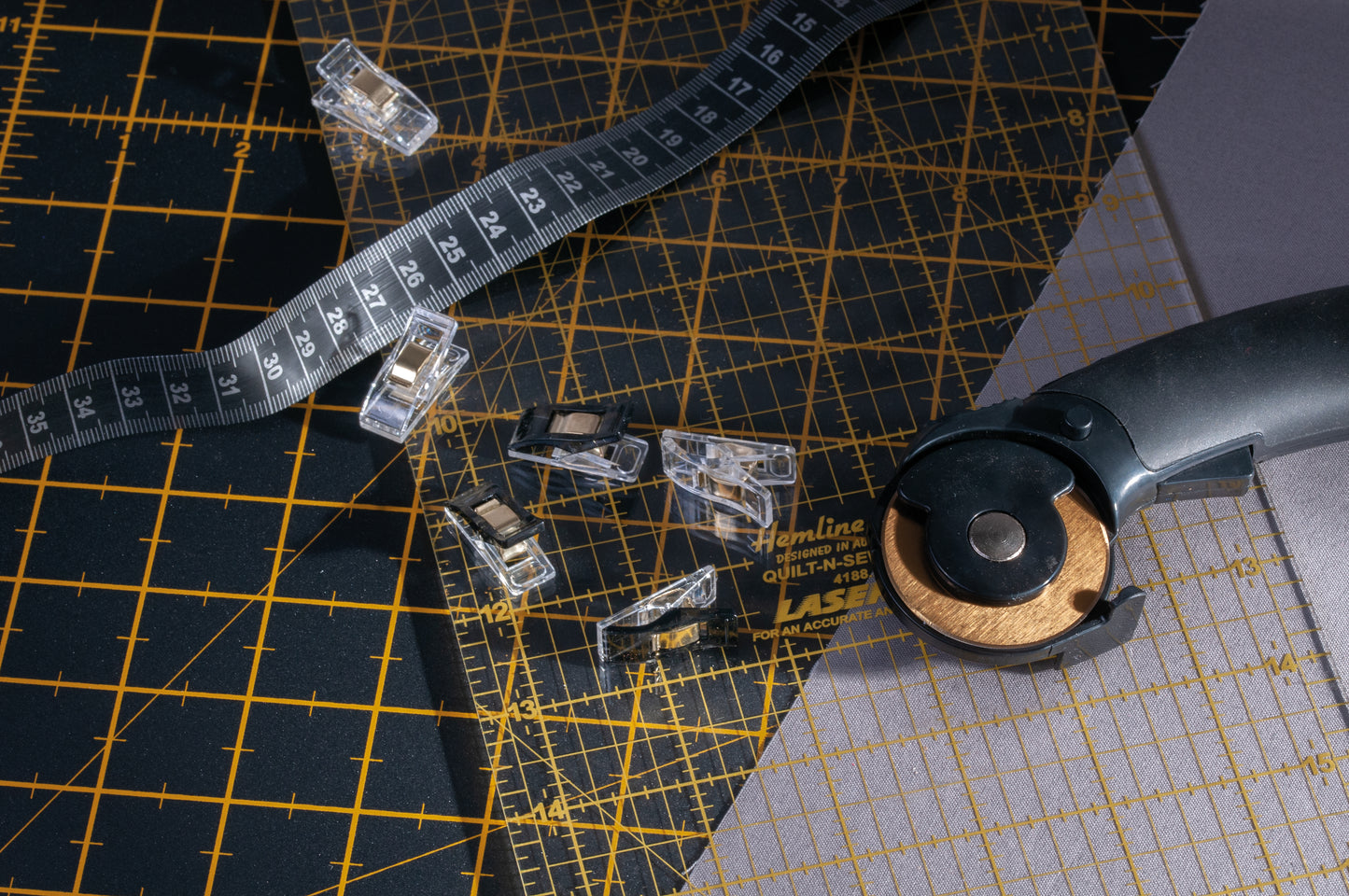 Hemline Gold Fabric Quilting Clips (30 pieces)