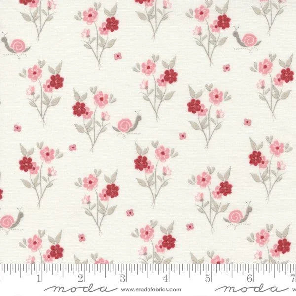 The Flower Farm by Bunny Hill Designs for Moda Fabrics: Flower Garden - Lily (3010-11)