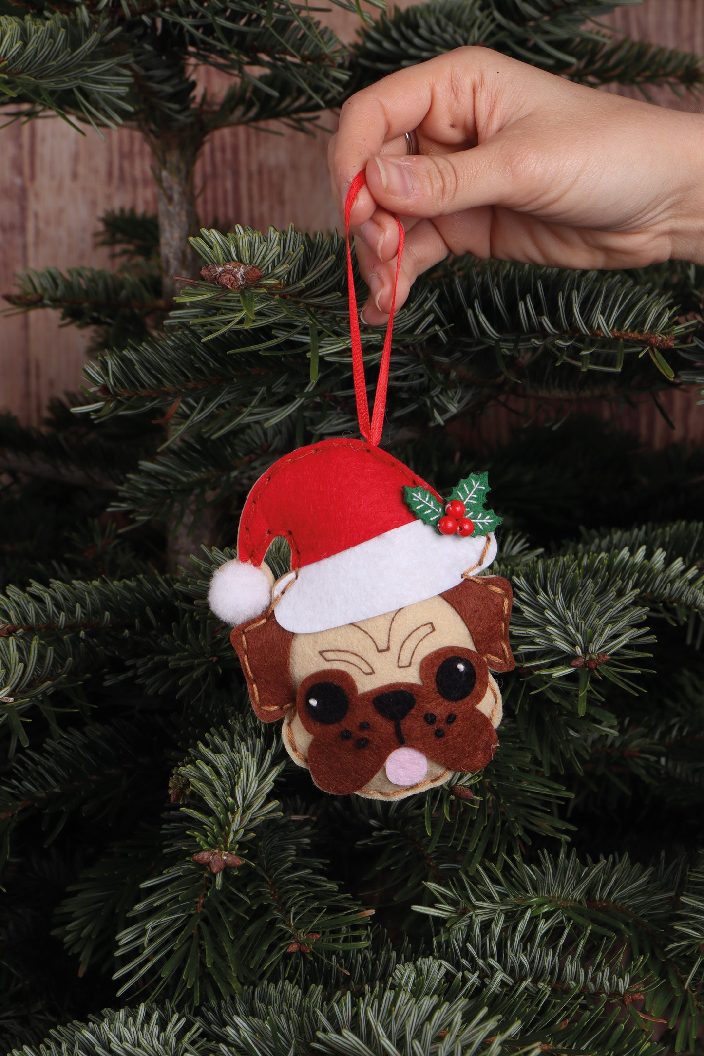 Trimits Make Your Own Pug in Santa Hat Felt Decoration Kit