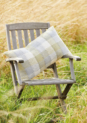 The Rowan Knitting & Crochet Magazine 71 (pattern book)