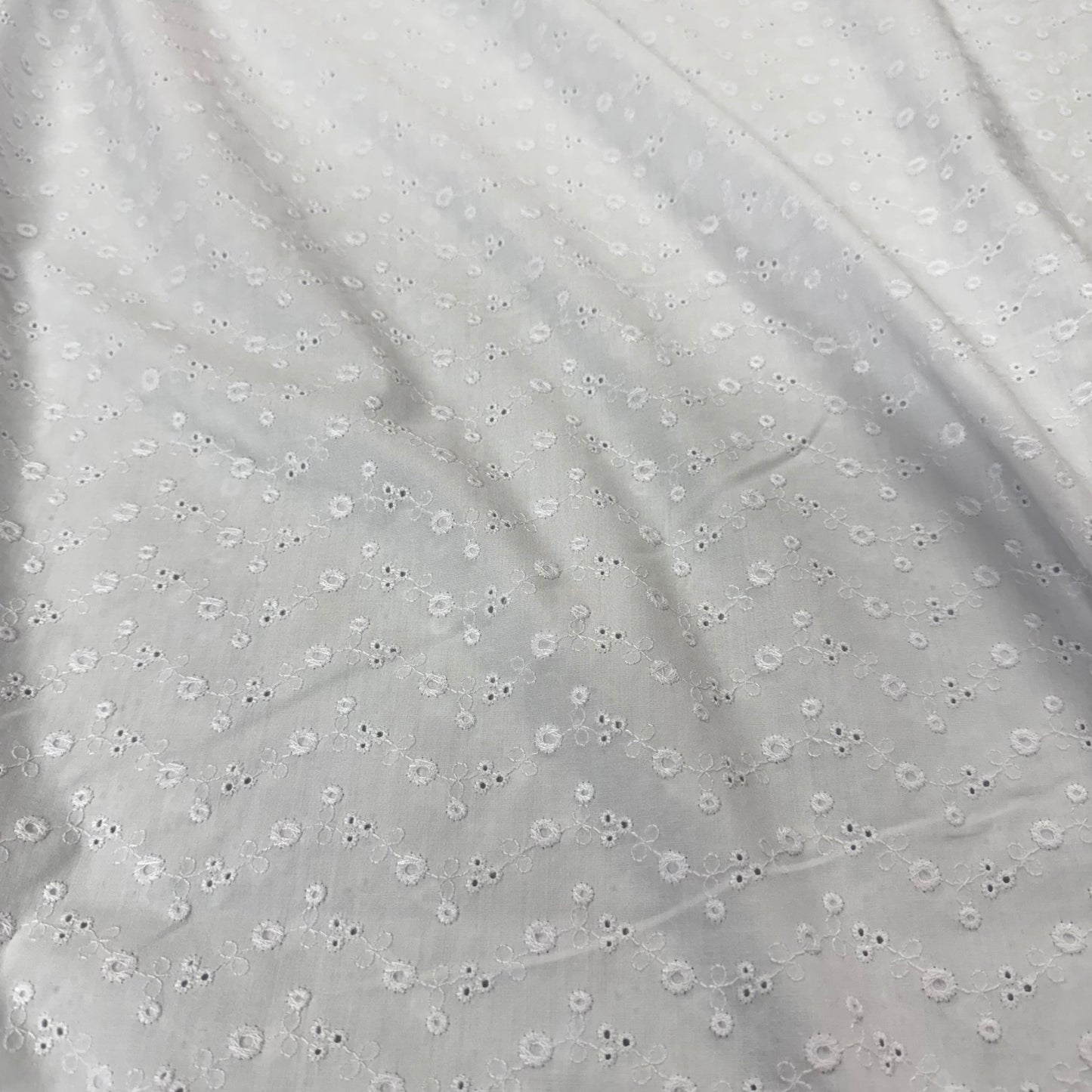 Broderie Anglaise, Polycotton: White