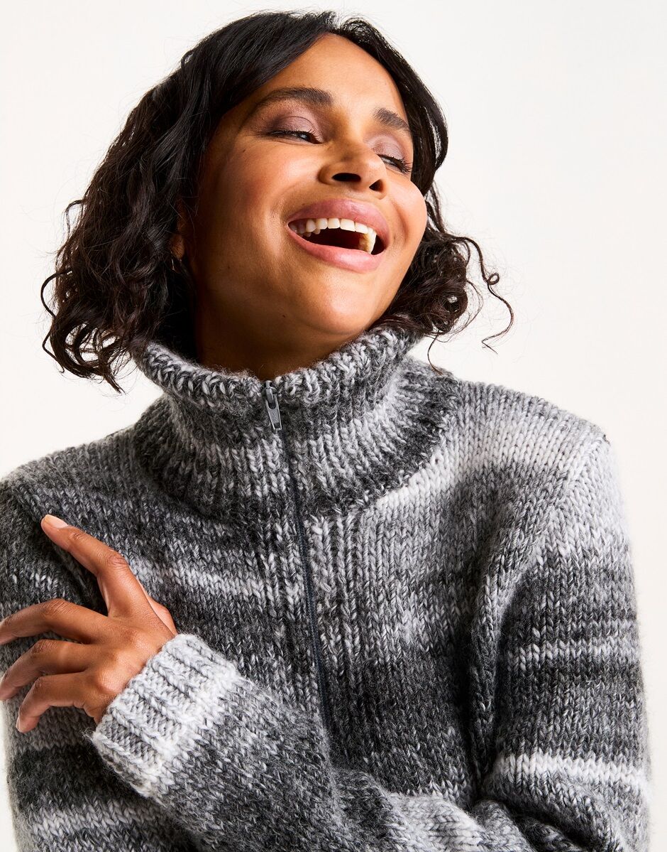 Quartz Zip Collar Jumper in Sirdar Jewelspun with Wool Chunky (10802)