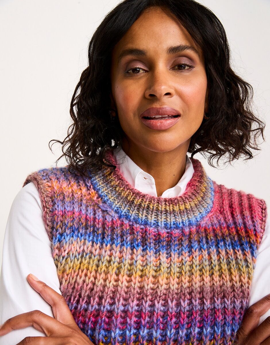 Beneath the Surface Vest in Sirdar Jewelspun with Wool Chunky (10804)