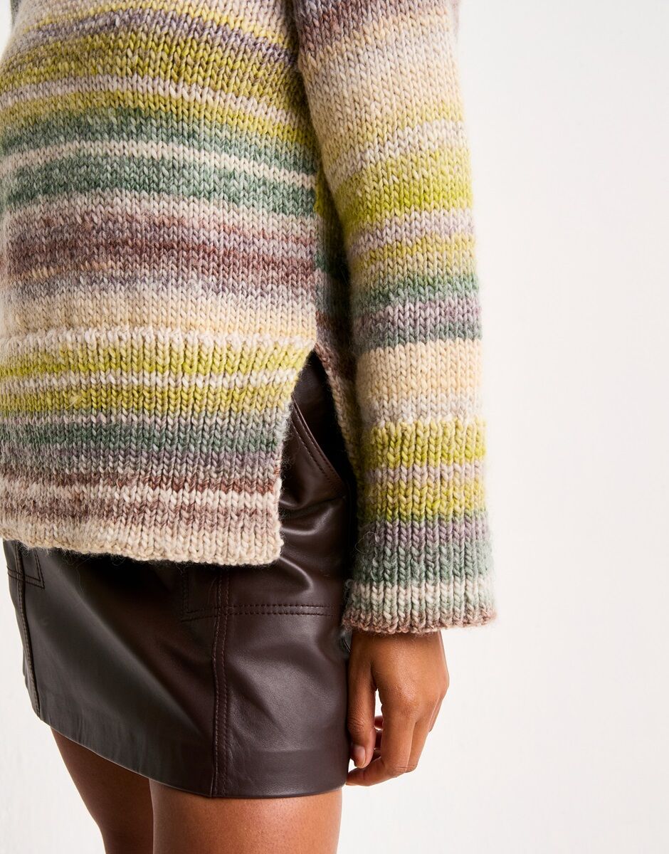 Set in Stone Sweater in Sirdar Jewelspun with Wool Chunky (10805)