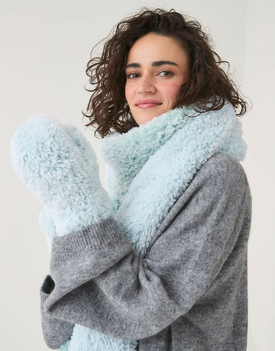 Furry Scarf and Mittens in Sirdar Alpine Fur Effect (10816)