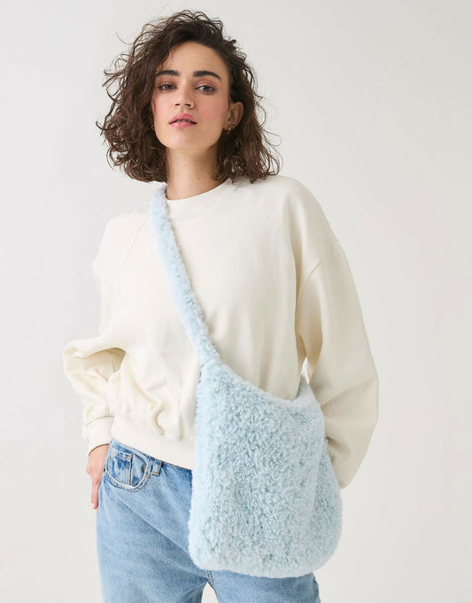 Slouchy Tote Bag in Sirdar Alpine Fur Effect (10817)