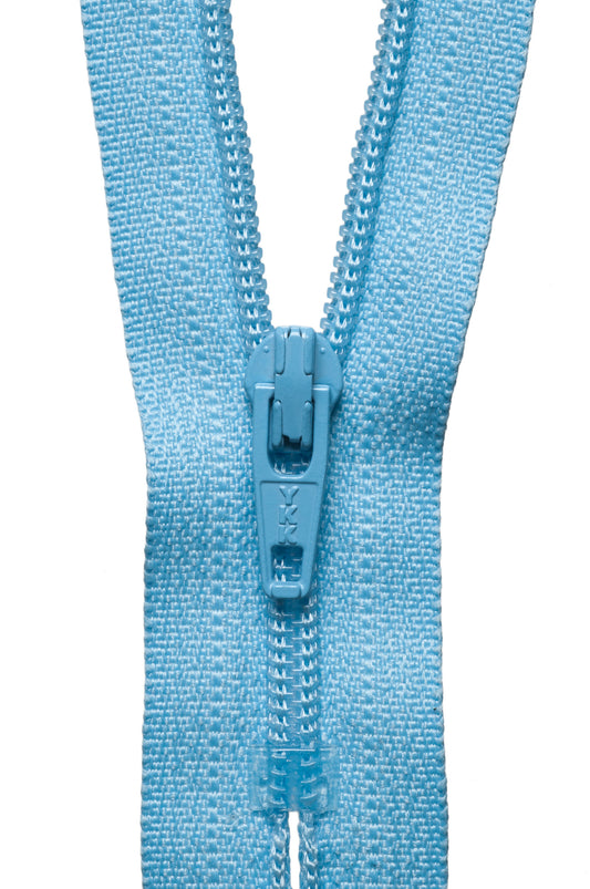 YKK Standard Zip 10cm/4in: Sky Blue (545)
