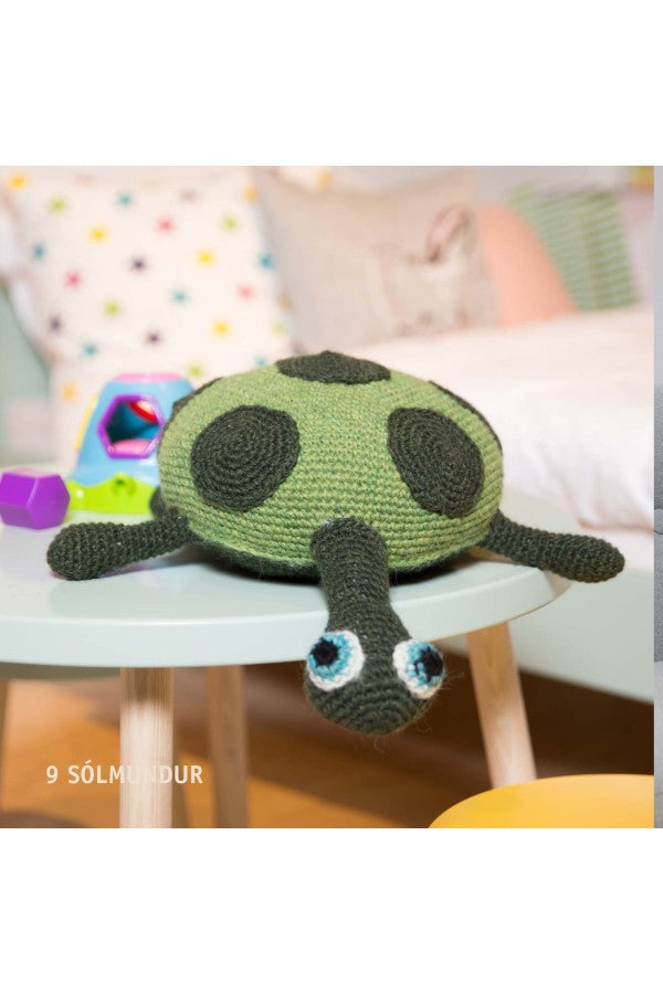 Lopi Crochet 35 (pattern book)