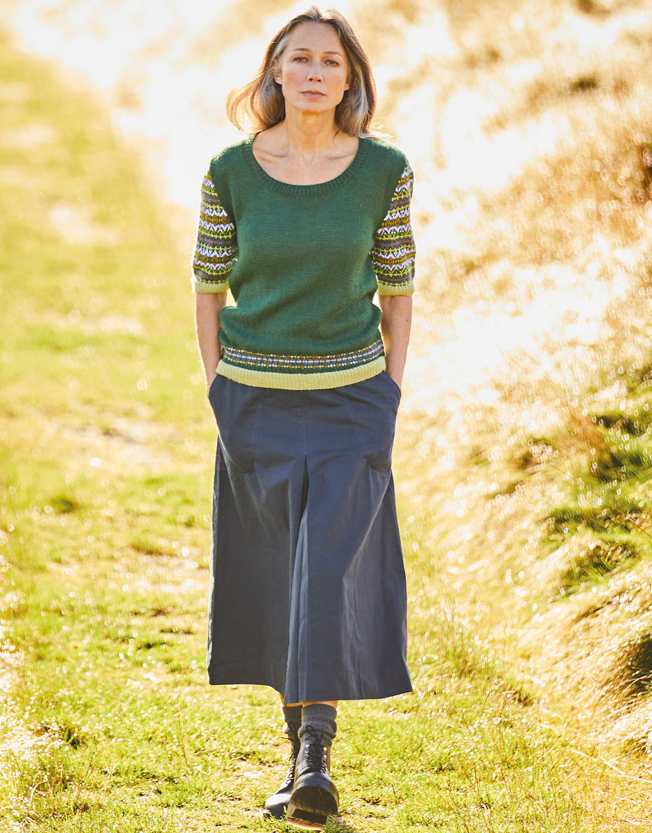 Pattern Sleeve Sweater in Sirdar Country Classic 4 Ply 10132