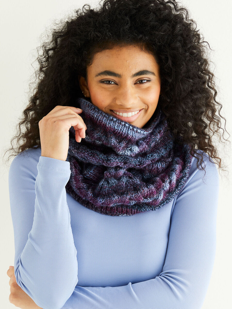 Cable Cowl in Sirdar Jewelspun (10348)