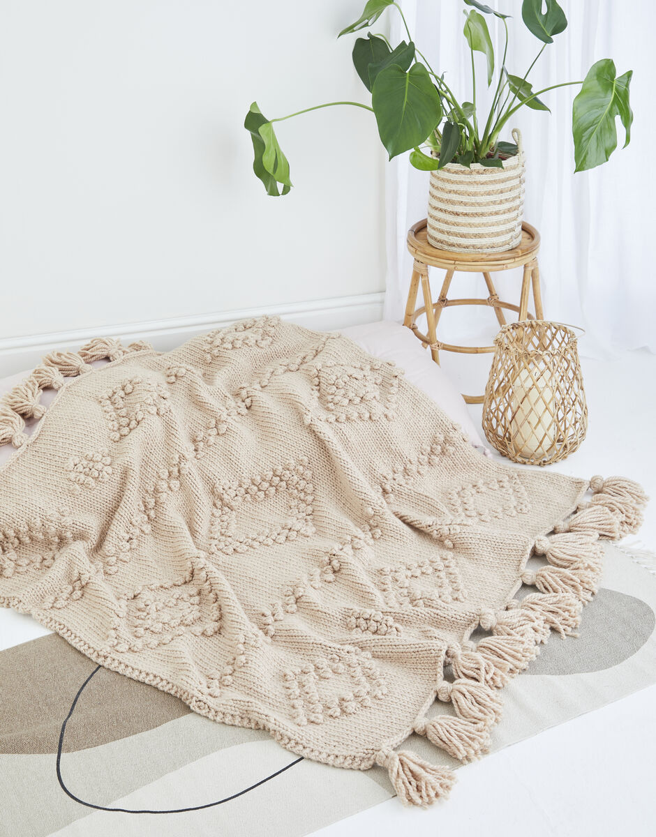 Diamond Texture Blanket in Hayfield Bonus Super Chunky 10618