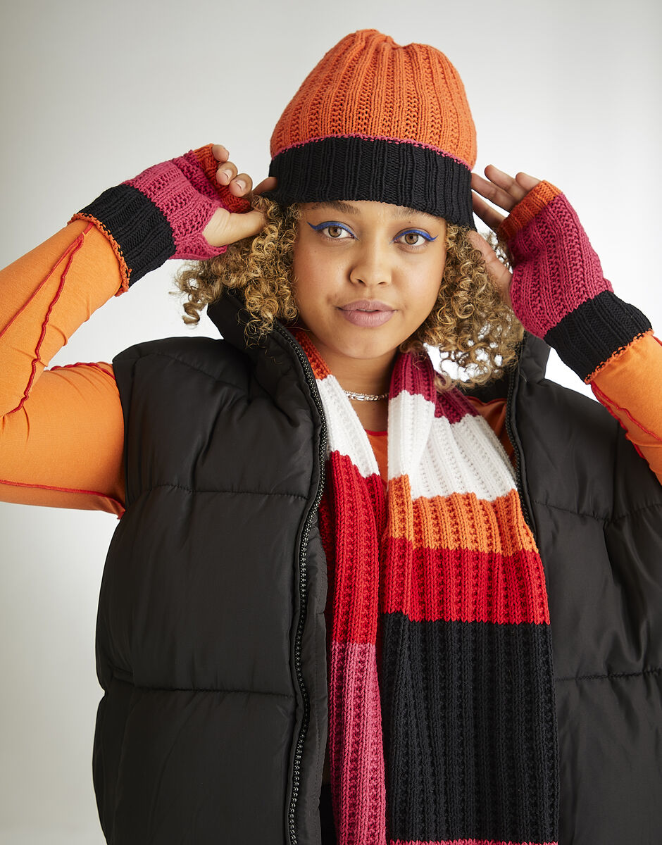 Stop Sign Scarf Set in Sirdar Stories DK 10580