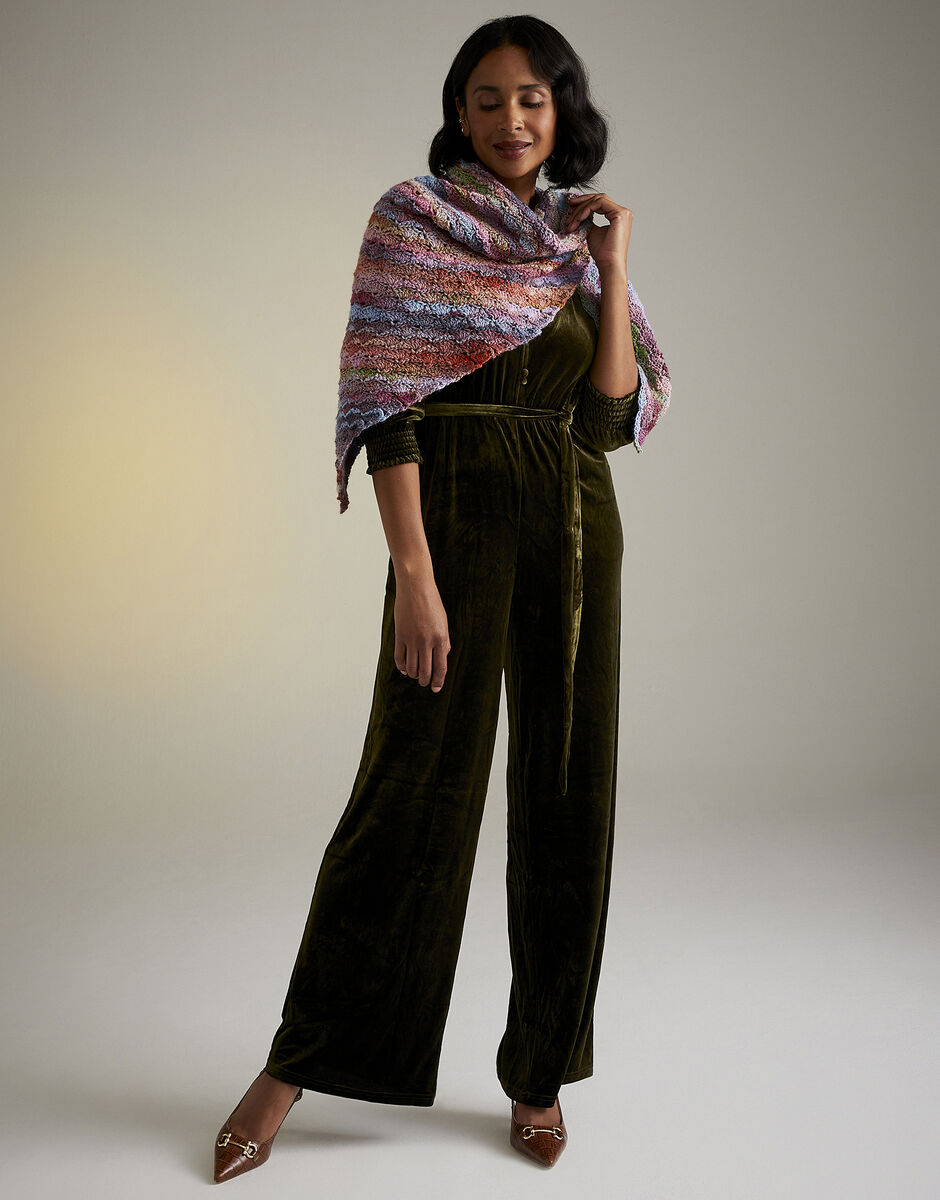 Crochet Best in Show Shawl in Sirdar Jewelspun Aran 10722