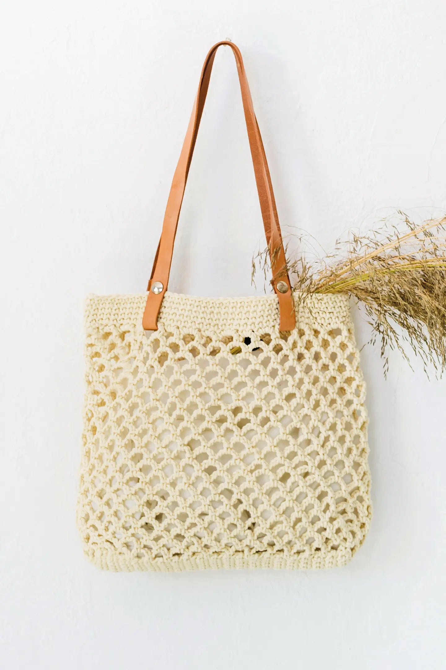 DMC Nova Vita 4: 16 Bags and Accessories Projects (pattern book)